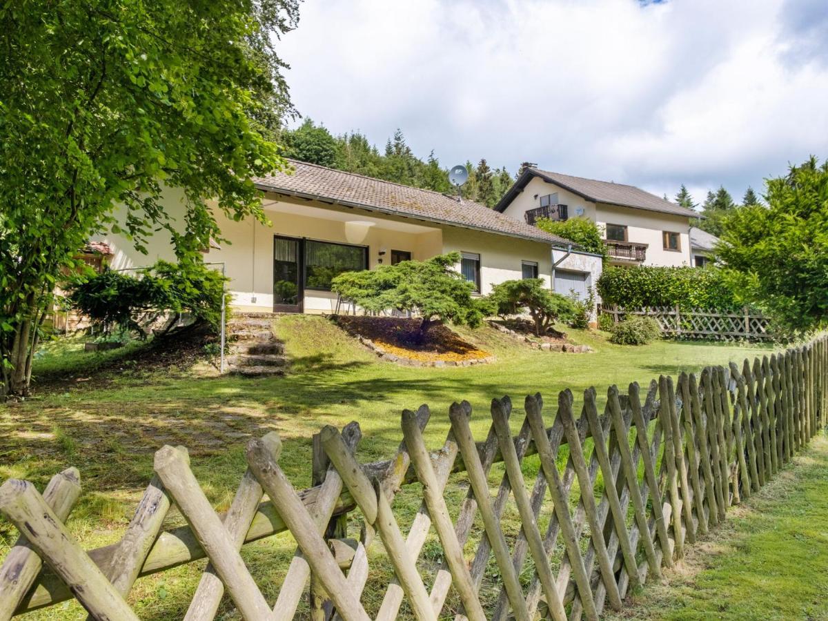 Idyllic Bungalow In Feusdorf With Forest View Номер фото